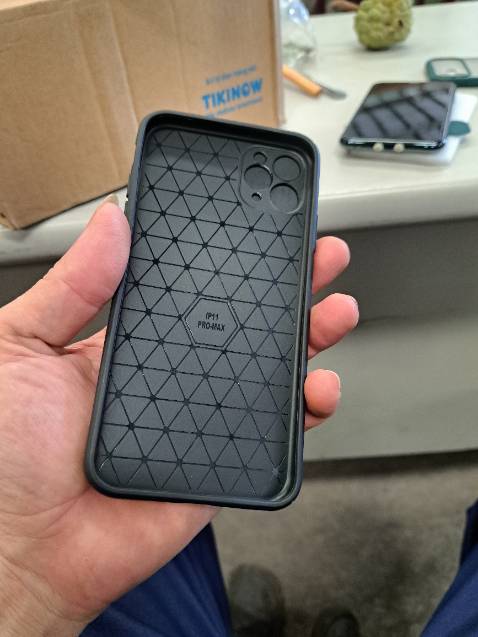 Ốp không ôm khít với đt, nắp gạt camera lỏng lẻo dễ rớt ra. So với cái ốp mình mới mua 71k ở shop kia thì thua sa. Thất vọng quá Ốp không ôm khít với đt, nắp gạt camera lỏng lẻo dễ rớt ra. So với cái ốp mình mới mua 71k ở shop kia thì thua sa. Thất vọng quá