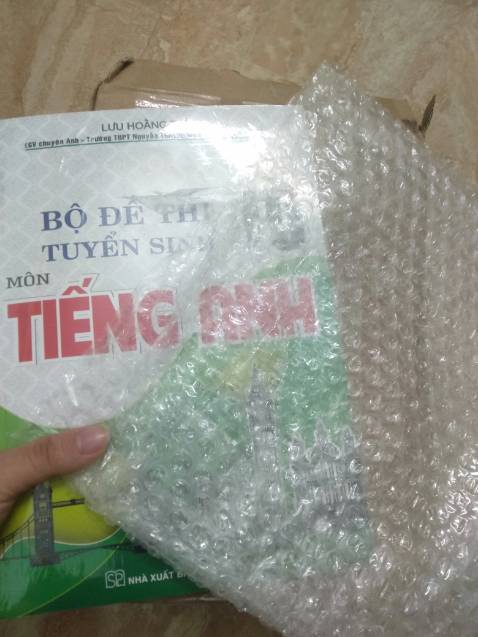 cả sự nghiệp mua sách chưa bao h ưng cách đóng gói sp như bên này, có bọc nilon+ chống sốc bên ngoài💖 còn nd thì khỏi phải bàn r