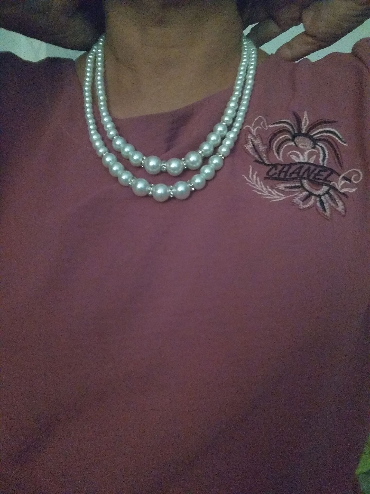 Mình mua về tặng cho mẹ. Mẹ mình rất thích. Dây có ánh kim nhìn rất đẹp và sang trọng. Sợi dây rất chắn chắn, kiểu cách cũng tôn vinh vẻ đẹp của phụ nữ.