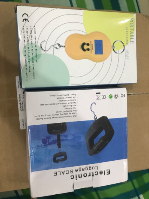 Mình đặt 1 loại tay cầm màu đen (bên phải trong hình), số lượng 2 sản phẩm. Lúc mua còn 4 sản phẩm theo như thông báo từ hệ thống. Nhưng lúc nhận chỉ có 1 sản phẩm đúng loại, sản phẩm còn lại là của loại khác. Tuy sử dụng vẫn ok, nhưng không vui lắm khi order 1 loại, giao 1 loại khác :(