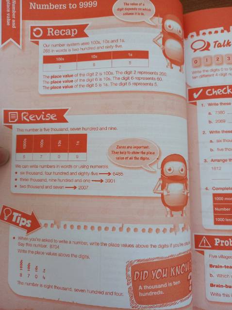 Sách in màu, bản in, giấy in đẹp. Những câu chuyện song ngữ với cú pháp đơn giản giúp bé vừa đọc sách vừa được làm quen thêm với tiếng Anh