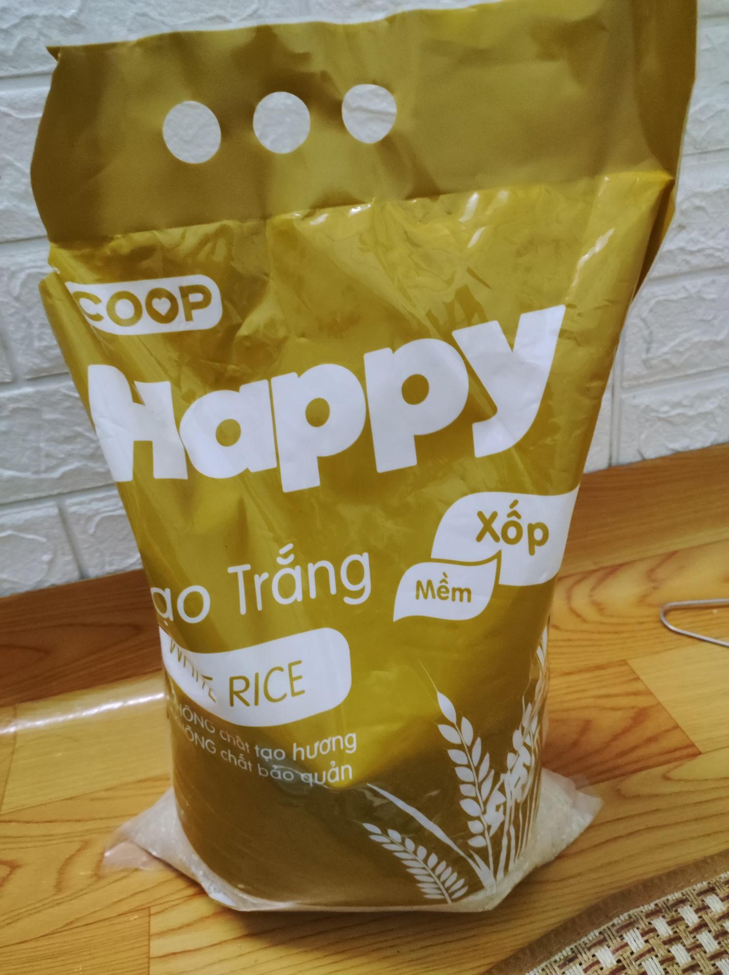 giao hàng nhanh, sản phẩm đúng như mô tả. Hạn dùng còn dài. Đáng để mua.