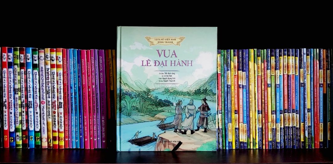 Vua Lê Đại Hành vừa lên ngôi không lâu, nhà Tống đã cho người đem thư sang đe dọa: "Giao Châu của ngươi ở cuối trời ... vì thế cần mở lòng *** tối của ngươi để được thấm nhuần thánh giáo của ta... nếu khiến ta phải dùng đến kế chặt xác băm xương, làm cỏ nước ngươi thì lúc ấy hối sao kịp nữa. Ta đương chuẩn bị xe ngựa, quân lính, sắp sửa các thứ chiêng trống. Nếu quy phục thì ta tha cho,  bằng trái mệnh thì ta quyết đánh... "
Sách được thiết kế đẹp, tranh ảnh màu sắc phong phú, đặc biệt thu hút các bạn nhỏ. Chất liệu giấy in tốt.
Thuận tiện và nhanh gọn là những gì mình muốn nới về dịch vụ của Tiki. Thanks & Like!