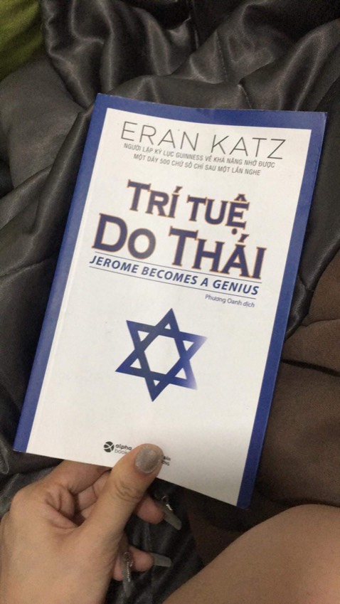 Mình thấy sách khá hay, mặc dù mình chỉ áp dụng được 1 vài phần mình đọc thôi. Viết theo 1 cốt truyện liền mạch nên đọc k nhàm chán như mấy quyển self-help giờ. Mn nên đọc qua thử.