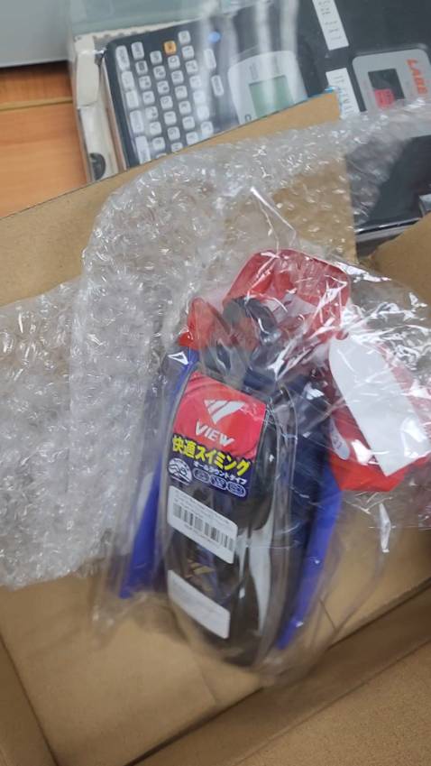 khá ổn, thời trang, còn bền và chống đọng sương bao lâu thì chưa rõ.