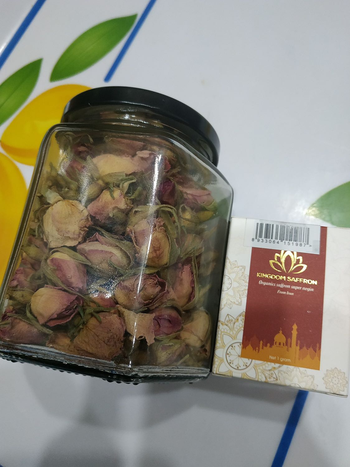 - Combo: nụ hồng thơm, không nát, còn saffron tôi đã dùng loại sample thấy chất lượng nên mua hộp lớn hơn thì chất lượng vẫn ổn định, đảm bảo. Rất tốt. Cám ơn