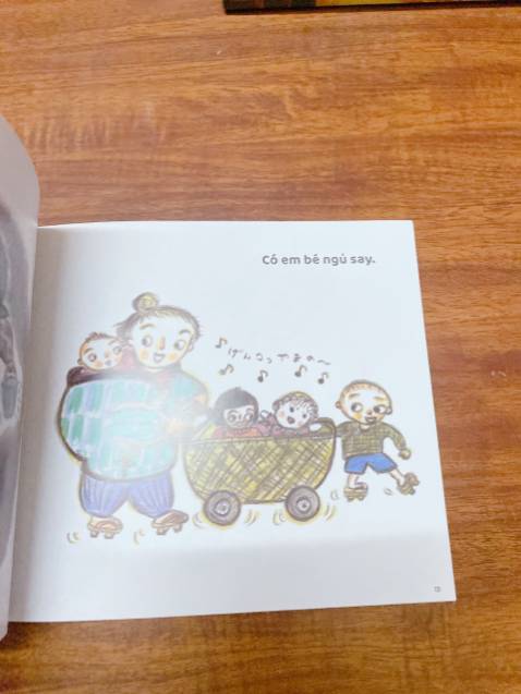 "Sávh y hình nội dung hay  màu sắc đẹp giao hàng nhanh
"