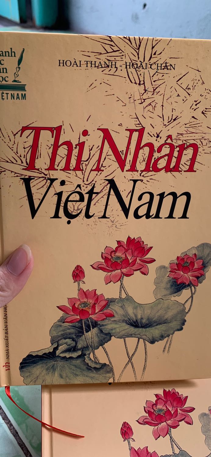 Mình mua để học tập, chưa kịp đọc nhưng tiki giao nhanh hơn dự kiến mình kịp có sản phẩm để học
Có một chỗ dơ như hình