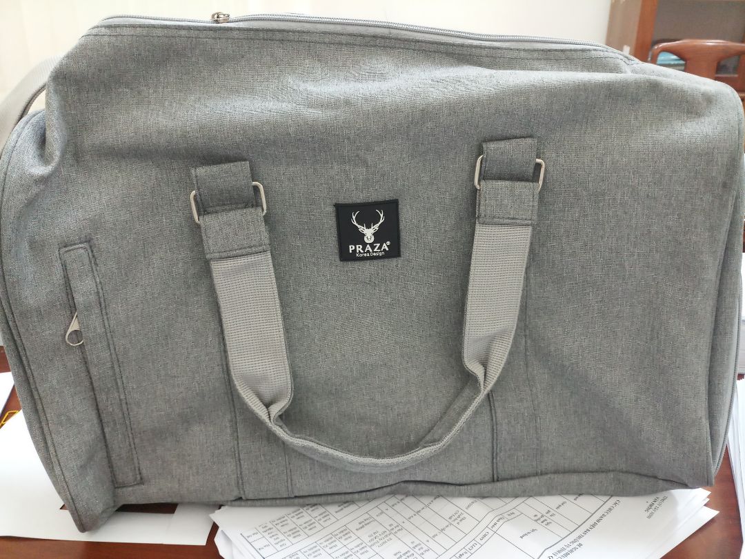 Mình ít khi mua hàng qua mạng. nhưng mua trên TiKi chất lượng hàng ngoài cả mong đợi. đóng gói cẩn thận, đúng hình, chất lượng tốt., giá rẻ. cảm ơn TiKi, giờ an tâm khi mua hàng qua mạng rồi. thanks TiKi. ak quên, ship rất nhanh trong vòng 2 ngày đã giao hàng. very good...