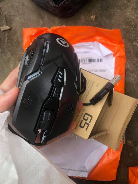 Treo đầu dê bán thịt *** không hiểu sao sàn tiki lại có thể cho bán hàng thương hiệu như vậy. Đặt 3 đơn đều gừi sản phẩm khác không thương hiệu không đúng mẫu mã. Gọi tổng đài bảo gửi *** cũng chẳng thấy gửi.