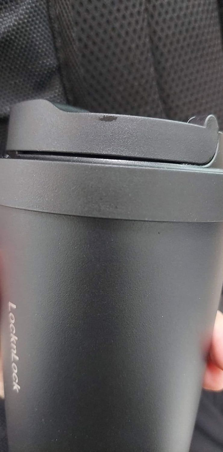 Cũng là shop tick xanh uy tín chứ không phải là nơi bán hàng lẻ nào nhỏ cả, nhưng mà thật sự rất thất vọng khi nhận được hàng, sản phẩm đóng không kín nước đổ ra không biết làm cách nào khắc phục, giá cả cũng không hề rẻ so với mặt bằng chung sản phẩm, nhưng nhận lại là sự chăm sóc khách hàng không có tâm trong khi là 1 shop có uy tín, nếu sản phẩm đã không tốt sẵn thì tại sao không thẩm định trước khi bán?? Thôi coi như là 1 bài học, mong shop sẽ có khắc phục chứ như vầy rất thất vọng về sản phẩm