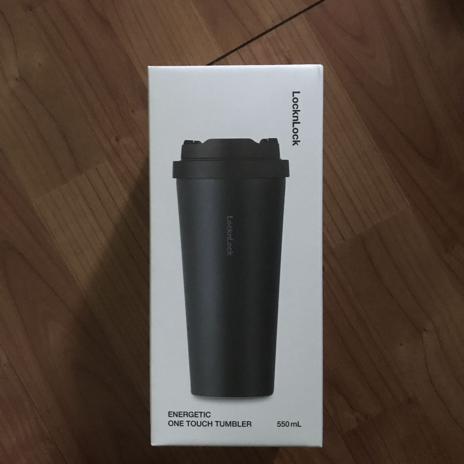 Tiki giao hàng nhanh và đóng gói cẩn thận. Về thương hiệu LocknLock, mình đã sử dụng nhiều và thương hiệu khá uy tín về chất lượng và mẫu mã. Riêng sản phẩm này thì thiết kế vừa tay và chắc, mang phong cách tối giản, đẹp và hữu dụng. Mọi người luôn ủng hộ sản phẩm của LocknLock nhé 👌👌👌