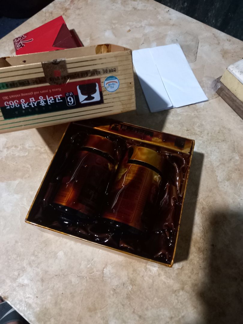 hàng vỡ be bét.ko chấp nhận nổi. mong shop đổi hàng cho mình trong thời gian sớm nhất.