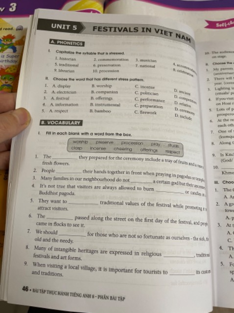 Sách rất phong phú về bài tập ạ.