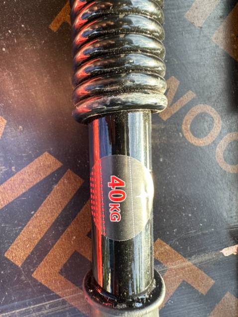 Không còn gì để diễn tả thêm, hàng đổi trả mới nhận kiểm tra lại chỉ thấy thay cái tem , còn hàng thì vẫn y nguyên lỗi như lúc trả, còn cả sơn lem nhem trên tay cầm sau đó đóng gói rồi chuyển lại cho người mua. Thât là kiểu làm ăn *** đảo, chộp giật coi thường khách hàng. Yêu cầu Tiki hoàn lại tiền