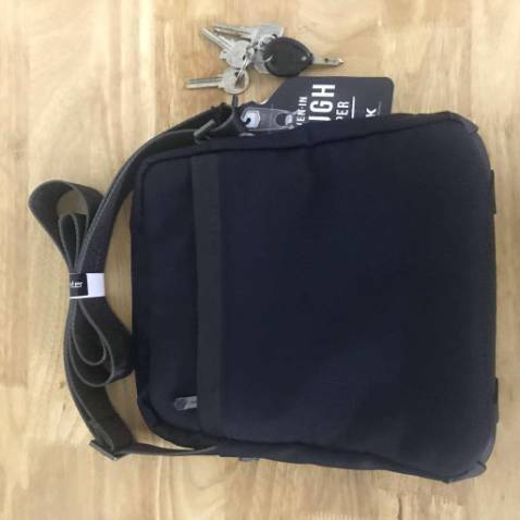 Shop giao hàng siêu nhanh, đóng gói đẹp. Sản phẩm đẹp, chất lượng ok lắm. Sẽ tiếp tục ủng hộ shop 😊