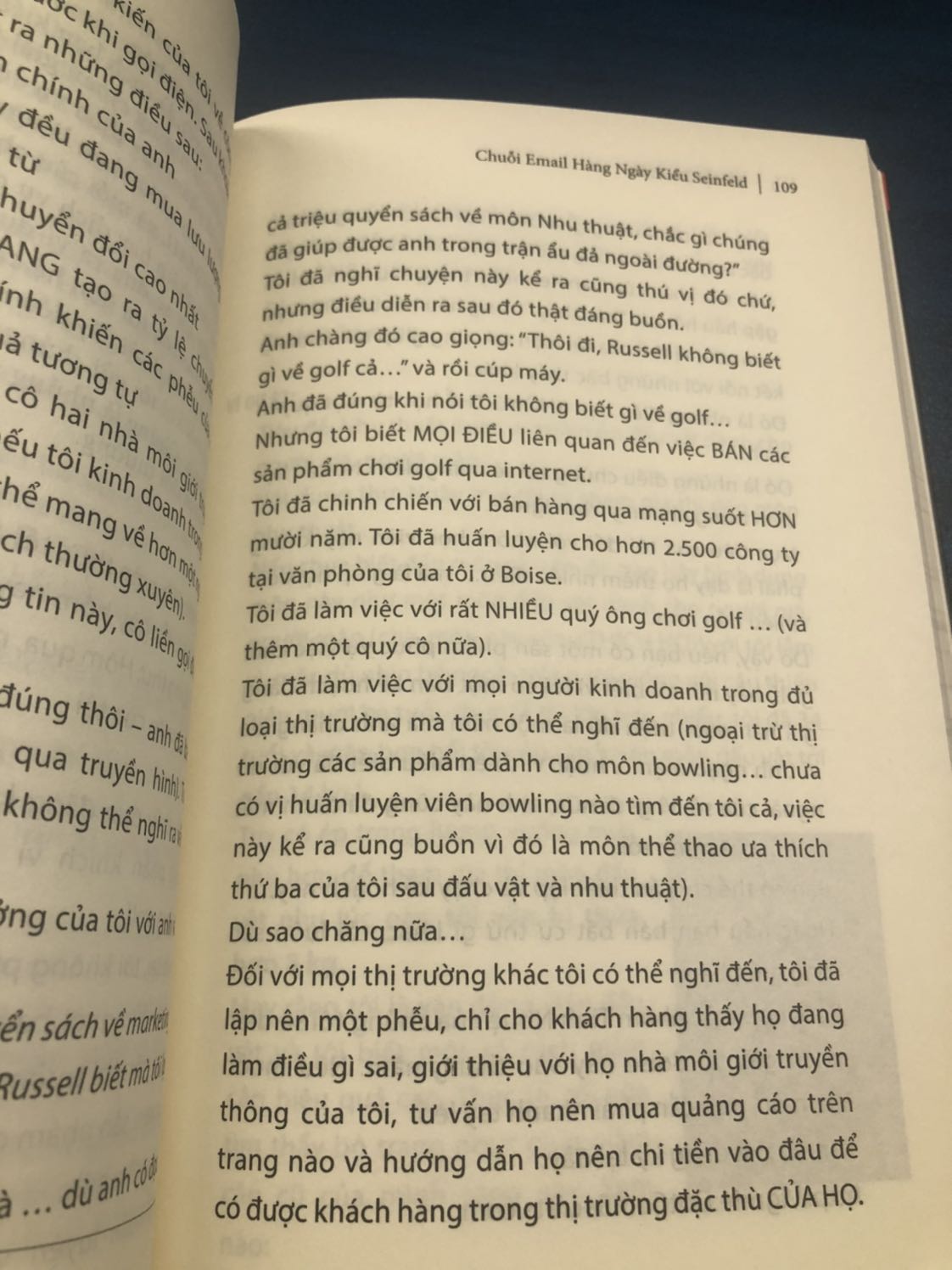 vui lòng tiki liên hệ hoặc làm rõ chuyện làm ăn bên nhà cung cấp này. Thứ nhất chuyện mua sách online đó giờ tôi cũng chỉ tin tưởng tiki để mua, nhưng hôm nay tôi nhận một cuốn sách sau 4 ngày đặt hàng thật sự rất buồn.
- nhà xuất bản khác hoàn toàn , trên bìa sách tôi xem trên hình là NXB tp Hcm còn này là NXB thế giới 
- Thứ hai: về nội dung tôi chưa kiểm tra, thì đã thấy trước vài vấn đề font chữ thì to nhỏ, còn có chỗ khác font hoàn toàn. Tôi đọc một vài cuốn sách khác, nếu có trích dẫn thì cũng không khác hẳn như vậy. Thật sự là rất buồn
Đề nghị tiki làm rõ vấn đề này. Và tôi muốn trả hàng