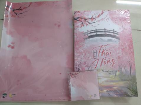 Nội dung hay khỏi phải bàn, cách đây 2 năm tui đã đọc bộ này trên app, nội dung ấn tượng tới giờ, thấy phát hành sách là hốt liền bản đặc biệt. Một cuốn sách nên có trên kệ sách của những người đam mê ngôn tình nhé.