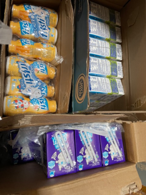 Sản phẩm dù có tốt đến đâu nh thái độ nv cskh khinh ng.Gọi hotline 3 cuộc thì nhấc máy nh k có ng nói.tới cuộc thứ 4 nghe ,mình hỏi “tại sao sp trên hình có khuyến mại nh hàng giao lại k có b?” 
Thì nv trl “tuỳ sp có tham gia km hay k?”
Mình có hỏi “mình thấy trên sp bán ghi có mà b?” Thì nv cúp máy ngang luôn k thèm nói 1 câu chào.
Mã khuyến mãi thì in như đánh đố khách hàng,nhoè,mực kém chất lượng.
Khách hàng khu vực ngoài HN mua thì k được gửi quà tặng kèm.

Chắc là công ty lớn,thừa thãi khách rồi nên k cần.
K xứng đáng để gửi sức khoẻ con cái vào cái chỗ thiếu trách nhiệm như vậy