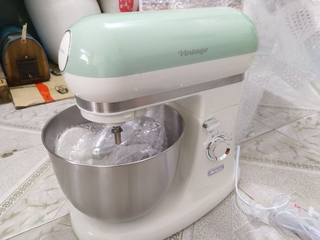 mẫu mã RẤT đẹp, chạy êm, mới lấy về nên cắm điện chạy thử thì sơ bộ thấy RẤT TUYỆT, còn độ bền thì để xài tgian mới biết, đặc biệt đóng gói RẤT CẨN THẬN.