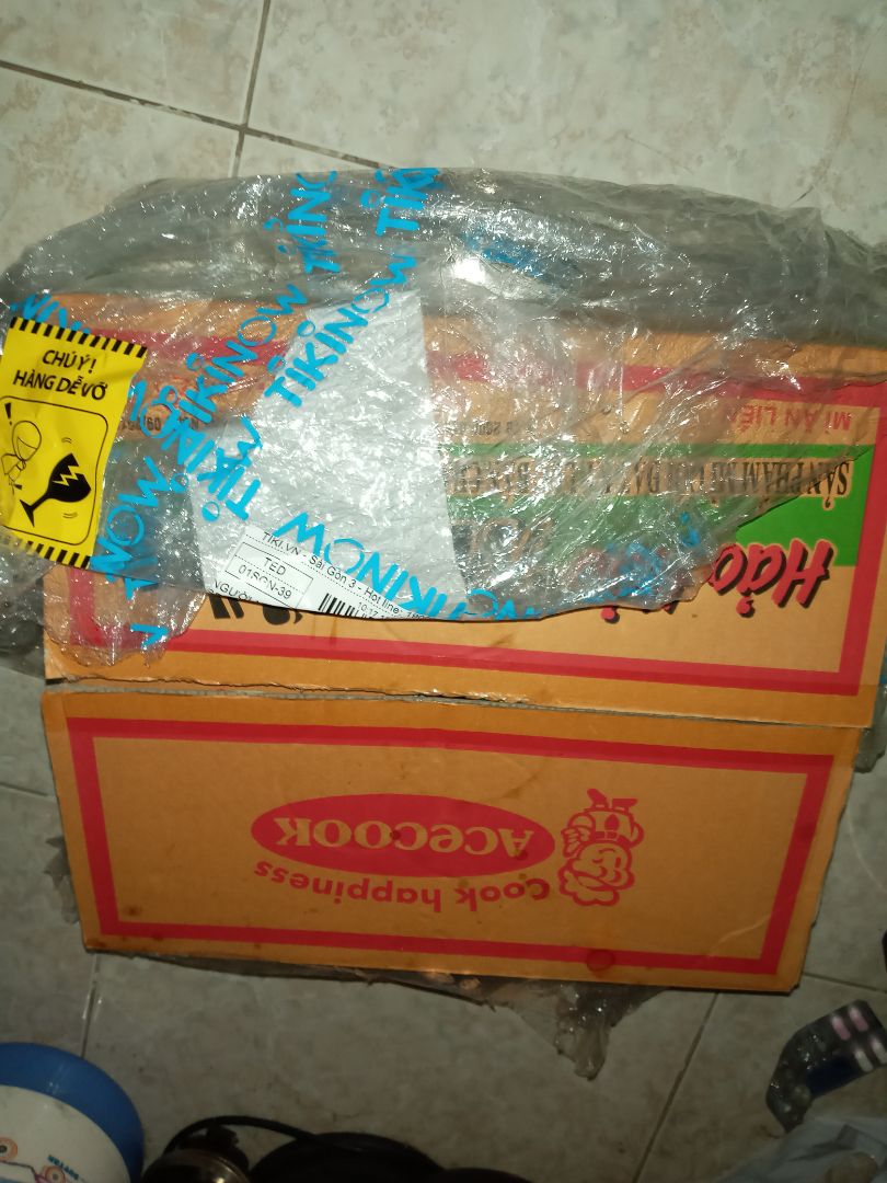 Mình đặt tikinow nên giao hàng nhanh, ngay trưa hôm sau đã nhận được hàng.
Về sản phẩm, mình luôn yêu thích nhãn hàng Vina Acecook nên chọn mua loại này, hương vị như ý thích của mình.
Cảm ơn TiKi và nhà sản xuất.
