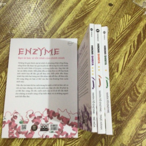 Mua sách của shop nhiều lần nên yên tâm về chất lượng. Mua vào dịp fs mua với giá rẻ,quá ưng ý. Shop gói hàng cẩn thận,giao nhanh,nhưng bị móp mất tập 1-2,k ảnh hưởng đọc nhưng thẩm mĩ k ổn lắm. Thêm điểm trừ là tập 4 lại làm kích cỡ lớn hơn 1-2-3