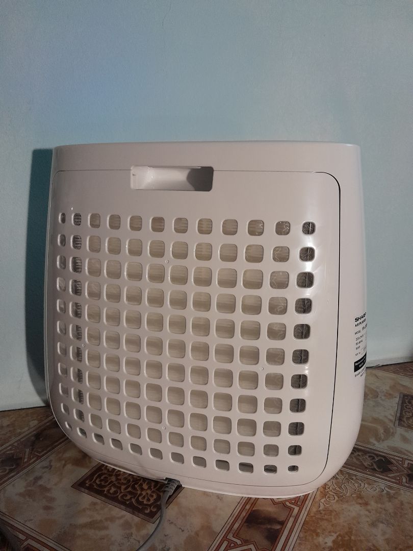 Máy trông xinh, dễ sử dụng. Mình chưa biết chất lượng thế nào nhưng trông em nó xinh xắn lắm.