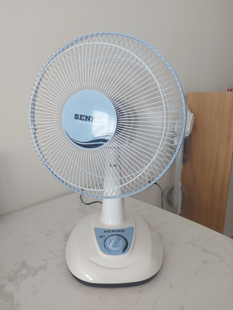 Hơi xước nhẹ vài chỗ cơ mà phải để ý mới thấy
Màu giao ngẫu nhiên nhưng lại đúng màu mình thích
Xài tikinow phê thật, giao nhanh ơi là nhanh
Shipper dễ thương
Đóng gói kỹ