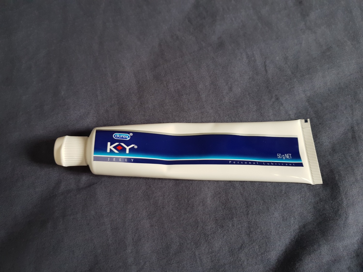 Hàng giao sớm hơn dự kiến, sản phẩm mới, đúng như hình, hàng chính hãng.
Mọi người bảo là nhanh bị khô là đúng, vì nó là gốc nước nên sẽ nhanh bị khô nếu sử dụng để quay tay ở môi trường bên ngoài, nếu dùng để quan hệ thì vấn đề bị khô là không có. Nếu bạn nào muốn dùng để quay tay thì có thể chuẩn bị thêm 1 bình nước nhỏ dạng xịt, khi mà khô thì xịt 1 lớp nước mỏng lên là lại dùng được. Hàng giao sớm hơn dự kiến, sản phẩm mới, đúng như hình, hàng chính hãng.
Mọi người bảo là nhanh bị khô là đúng, vì nó là gốc nước nên sẽ nhanh bị khô nếu sử dụng để quay tay ở môi trường bên ngoài, nếu dùng để quan hệ thì vấn đề bị khô là không có. Nếu bạn nào muốn dùng để quay tay thì có thể chuẩn bị thêm 1 bình nước nhỏ dạng xịt, khi mà khô thì xịt 1 lớp nước mỏng lên là lại dùng được.