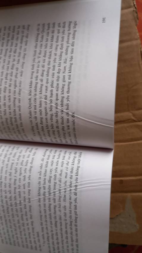 Tiki lúc nào cũng ship hàng rấtt nhanh , sách mới đủ uy tín chỉ có điều hơi nhăn và bọc hơi sơ sài nhưng thôi đầu năm hoan hỉ