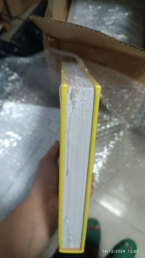 Sale nhiều, đợt nay giao chậm, sách bìa cứng bị mốp góp trên, sale nhiều + seal nên hài lòng