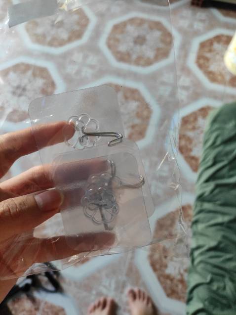 miếng dán này cho 5* là vì ít nhất là nó rẻ...chứ tốt thì ko tốt lắm vì dán tường nó rất dễ rơi...muốn dân tốt thì phải xài thêm băng keo trong j đó nữa...nó chỉ tốt khi dán các bề mặt phẳng như tủ, và kiểu gạch nền nhà thôi @@!