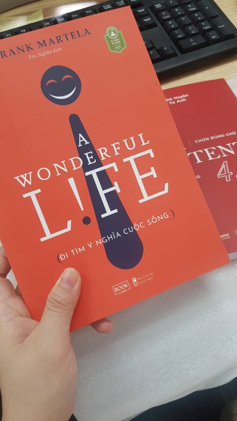 mình mua 2 cuốn về UX nhưng một cuốn bị giao nhầm sang Đi tìm ý nghĩa cuộc sống, mong được shop đổi lại.