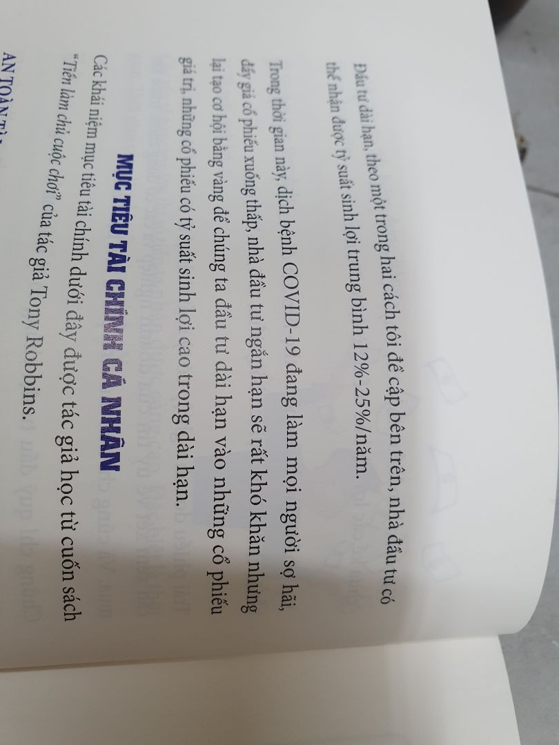 Sách được bọc nilon cẩn thận. giấy in dày và chất lượng. Mực in màu rõ nét và đều. Có kèm mã đăng nhập khóa học onl rất bổ ích. Về nội dung thì mình đánh giá cao cuốn này vì lượng kiến thức mới mẻ, sát với hoàn cảnh Việt Nam và cách viết cũng súc tích, dễ hiểu. Với mình cuốn này xứng đáng số tiền 2***đ và mình khuyến khích mọi người nên mua.