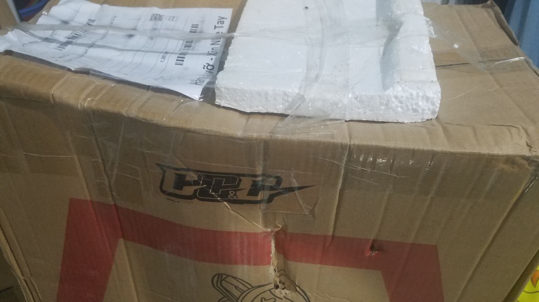 đóng gói sản phẩm tệ wa, thùng hàng bị rách, tróc băng dán, sản phẩm chua sử dụng nên chưa biết thế nào ko thấy có phiếu bảo hành từ cửa hàng