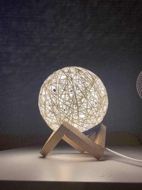 Đèn thiết kế nhìn châu âu, mình thích phong cách này. quá ưng ý.  Có thể điều chỉnh được độ sáng. làm đèn ngủ hay đèn trang trí ở cửa hàng cũng rất ok. giao hàng nhanh. thanks shop.