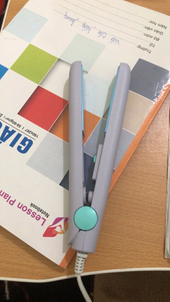 Hàng ok lắm ạ. Nhưg kh biết xài đc bao lâu thoi. Nói chug hàng mới về rất oke ạ!!!
Màu đẹp dí cute 
Nchung rẻ mà ổn nên mua nhé m.n ^^
Sẽ ủng hộ thêm ạ