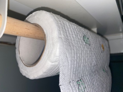 Mình nghĩ phải dày hơn cơ cảm thấy hơi mỏng. Cũng không biết đủ 200 tờ không nhưng mỏng thiệt