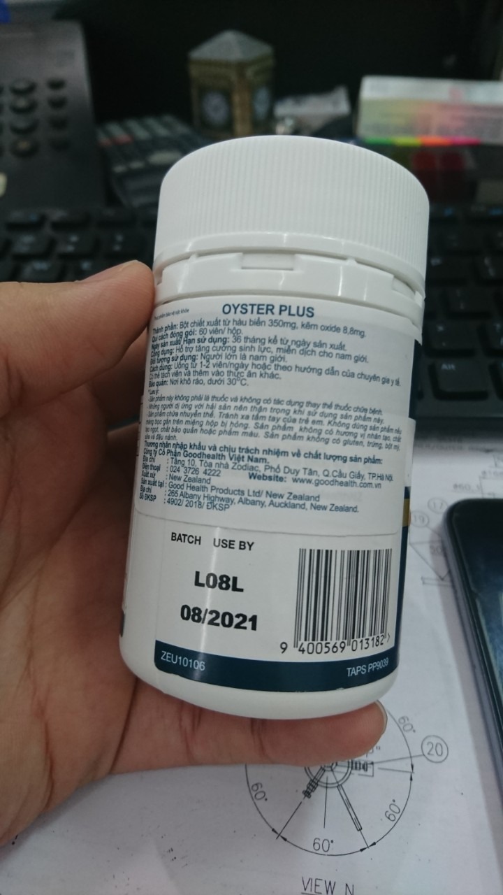 Mình đang băn khoăn về lọ TPCN này nhận hàng từ shop,
Trên lọ không có tem dán như trên hình quảng cáo, dù bên dưới có bạn review chụp ảnh có tem.
Ngoài ra, đây là sản phẩm nhập khẩu về Việt Nam cũng không có hộp đựng, chỉ có cuốn một lớp nylon chống va đập.
Shop/Tiki vui lòng làm rõ giúp.
Tạm thời mình để 2*