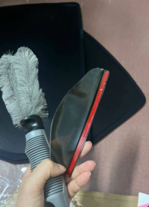 Sản phẩm đúng với mô tả của shop,bọc hàng kĩ, giáo hàng nhanh hôm quá đặt thì chiều nay nhânn được rồi.Dán theo hướng dẫn của shop rồi thấy chắc chắn là ưng rồi. Vote 5 sao