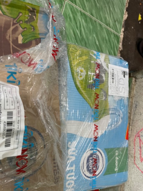 Sửa thơm, bé uống rất thích, sáng nào bé cũng uống 1-2 hộp trước khi đi học