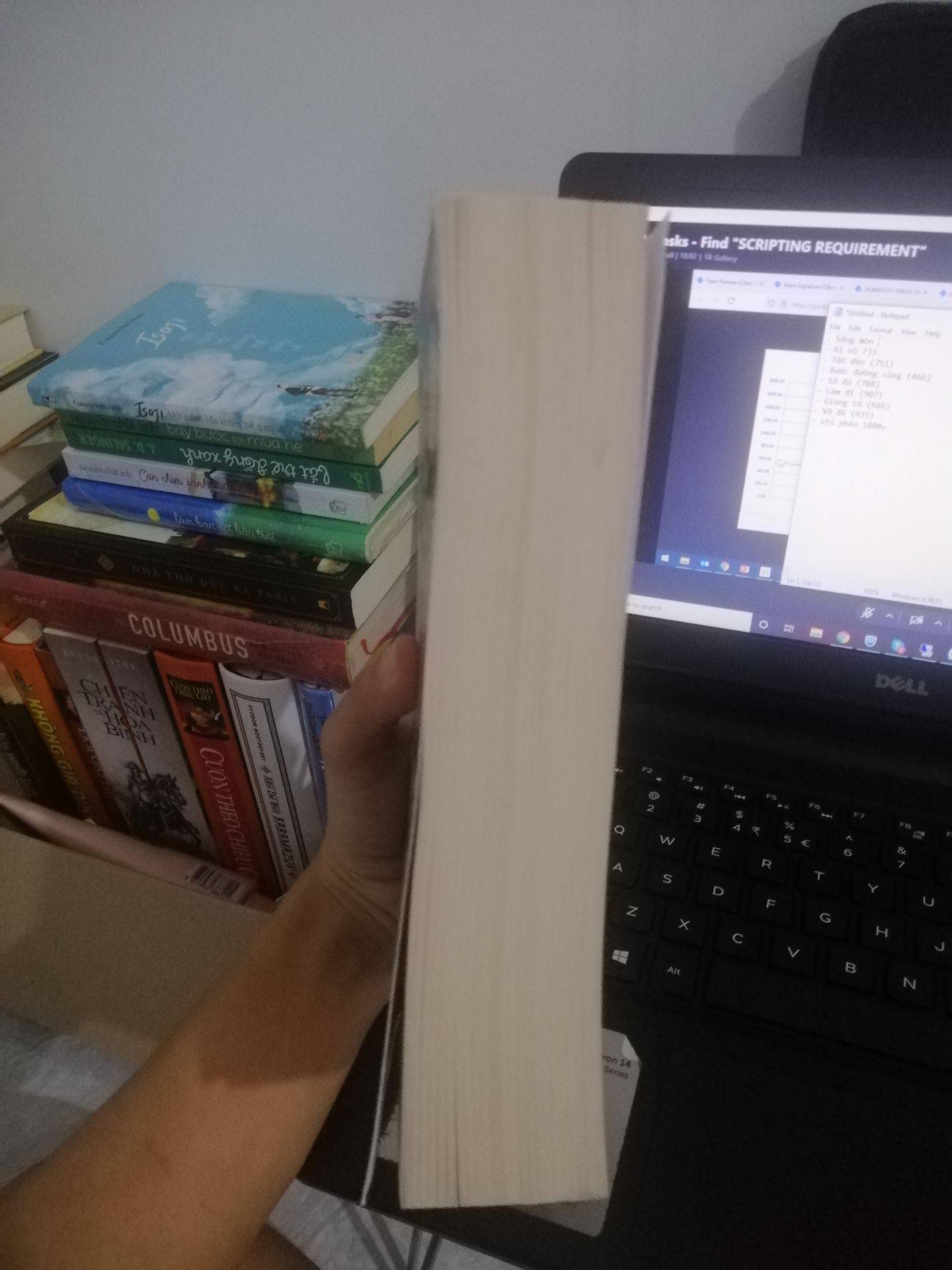 Sách paperback cầm tay rất nhẹ, bìa đẹp, có một tí lỗi nhưng mà không sao do sale tận 70% mà. Về nội dung mình chưa đọc nên không review được, nghe nói hay thui :v còn vận chuyển thì hơi lâu một tí. 3 bữa gì đó Sách paperback cầm tay rất nhẹ, bìa đẹp, có một tí lỗi nhưng mà không sao do sale tận 70% mà. Về nội dung mình chưa đọc nên không review được, nghe nói hay thui :v còn vận chuyển thì hơi lâu một tí. 3 bữa gì đó