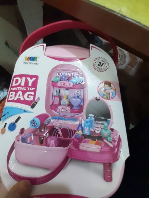 Sản phẩm rất tốt shop đóng gói cẩn thận. Bé nhà mình rât thích. Shop còn tặng thêm quà nữa. Cảm ơn shop nhiều nhé 🤖