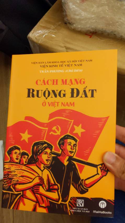 Chất sách ổn, giá tương đối cao với tôi, là một tài liệu khảo cứu, song tôi cần đọc để xem tính khách quan của tựa sách