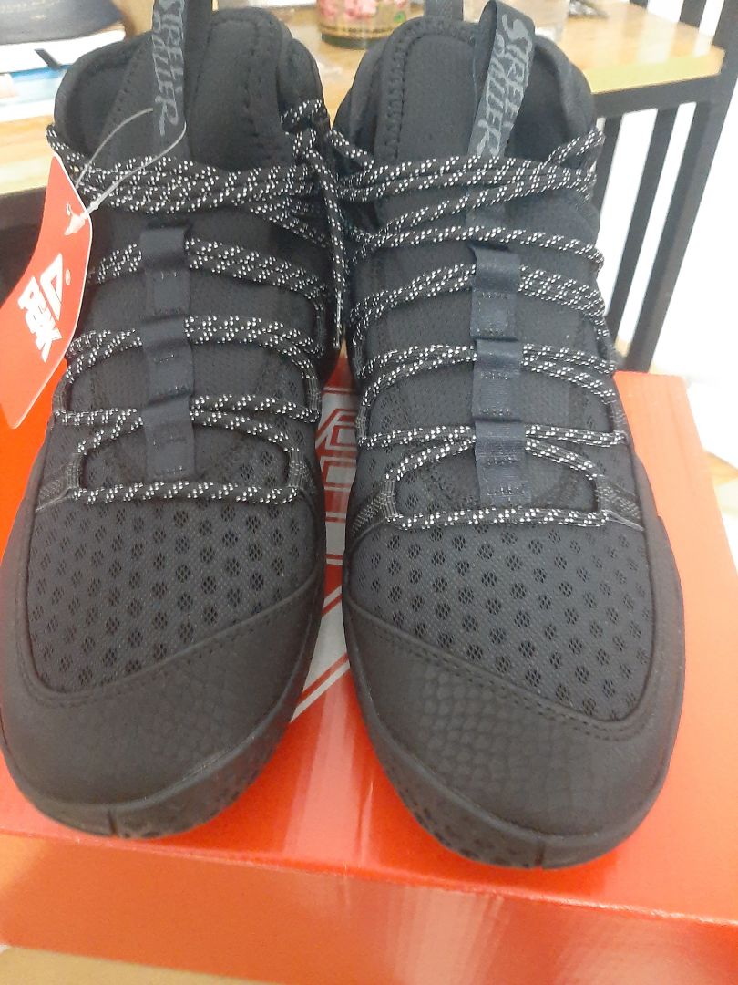 sản phẩm tốt nhưng mà đế dày chưa đạt đc nhu cầu