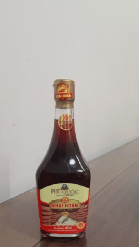 Đóng gói cẩn thận, mẫu chai có bày trên bàn tiệc, đã từng sử dụng sản phẩm, vị rất dễ chịu. Thích sản phẩm. Đóng gói cẩn thận, mẫu chai có bày trên bàn tiệc, đã từng sử dụng sản phẩm, vị rất dễ chịu. Thích sản phẩm.