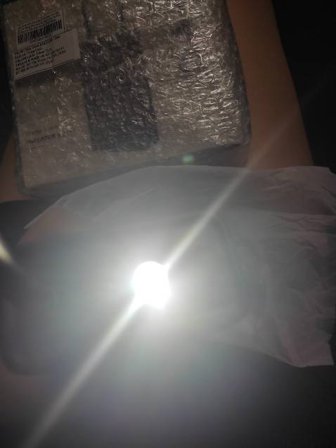 Nhỏ gọn tiện. giao hàng nhanh hcm đặt qua mai là nhận đc r, mình *** r bơm tự động ngắt rất ok máy rất nặng tay có túi phụ kiện đi kèm đầy đủ