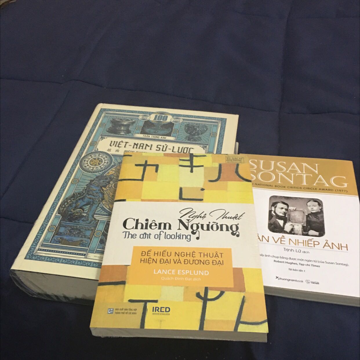 Sách mới, đẹp, đóng gói và vận chuyển cẩn thận. Mình đã luôn rất hài lòng về dịch vụ của Tiki rồi. Mình đang có mấy vấn đề bận tâm về mỹ học và thưởng thức nghệ thuật nên mua cuốn này tham khảo. Hi vọng sẽ có nhiều thông tin hữu ích