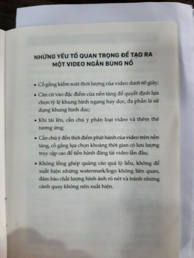 Tư duy sáng tạo kịch bảnĐừng vội đặt bút vì chúng ta dễ đi sai, việc viết kịch bản đòi hỏi phải có tư duy phóng khoáng, tự do, không gò bó, cần biết cách điều khiển tư duy linh hoạt để nó luôn hữu ích.