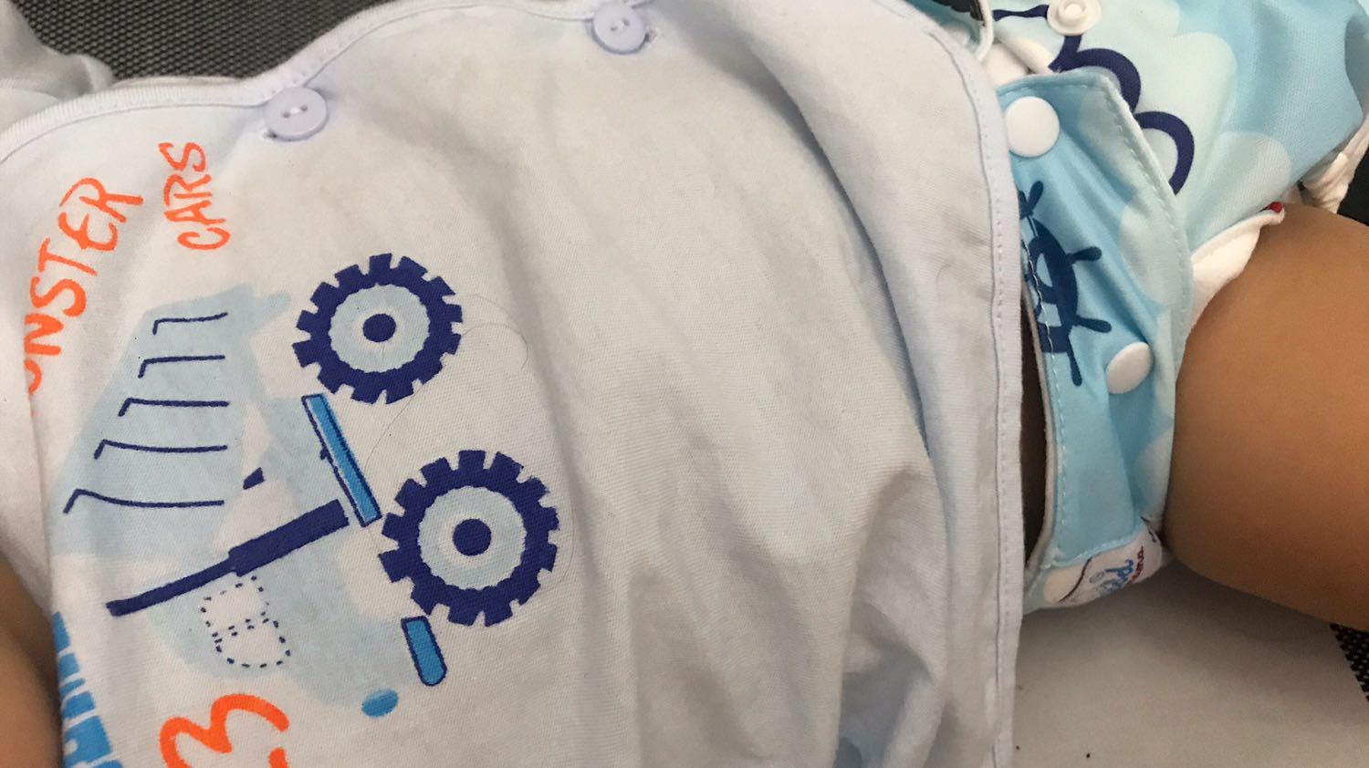 Hang tot xai ok *** me nen mua cho con mac nhe! Chat lỉey vai tham hut tot , gia ca ok luon